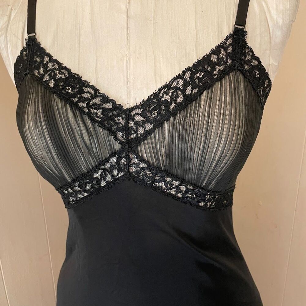 Vintage 50s CRYSTAL PLEAT Black Nylon Full SLIP sz 13 Junior Miss